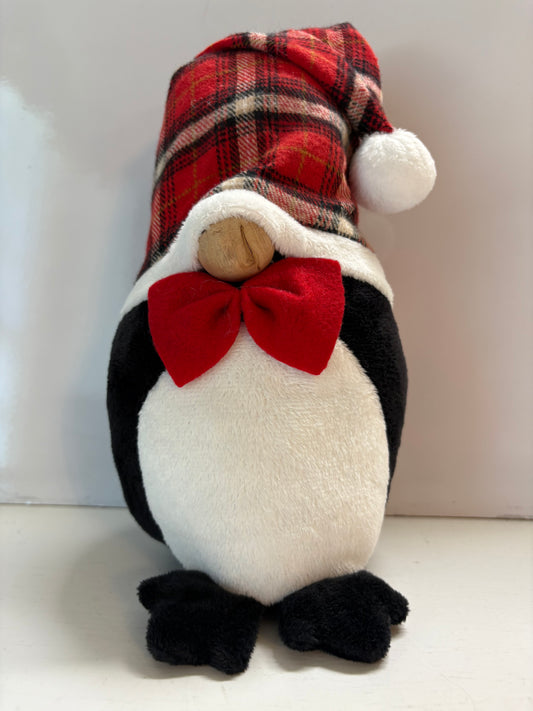 Nisser/Tomtar/       Tonttuta Dressed as a Pengvin