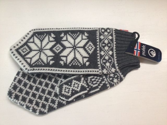 Grey Selbu Design Gloves from Norway