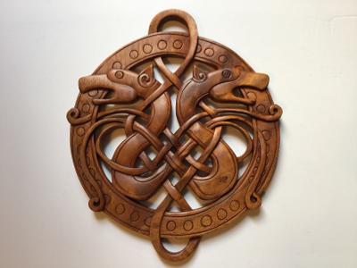 Intertwined Dragon's Knot